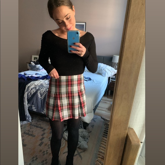 Brandy Melville Plaid Pleated Skirt - Picture 4 of 5